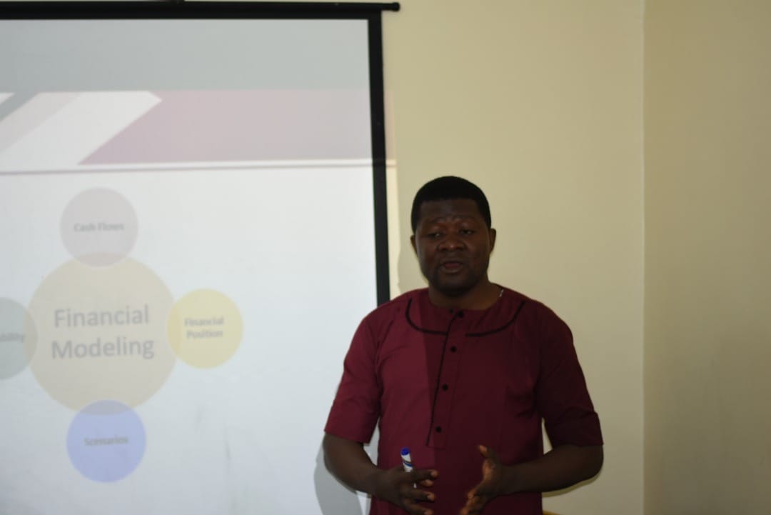 Facilitator presenting the fundamentals of financial modelling